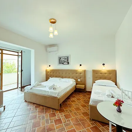 Vizion Hotel-double Guest house *